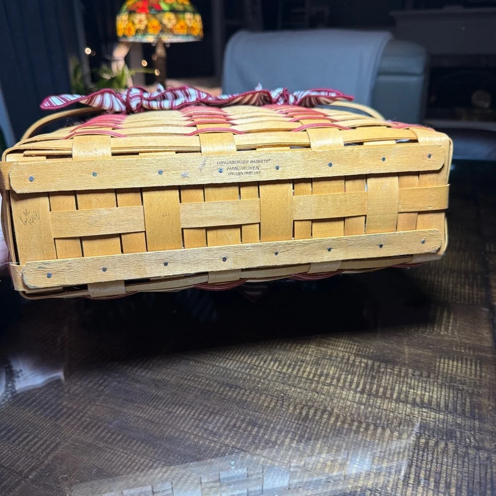 Longaberger 1998 Sweetheart Red Cherished Memories Basket &Cloth Liner Protector - Picture 5 of 13